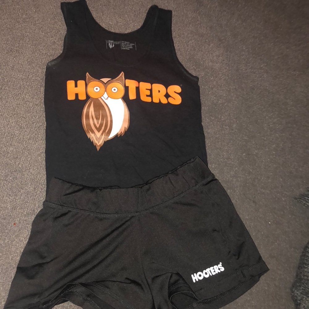 Hooters girl uniform